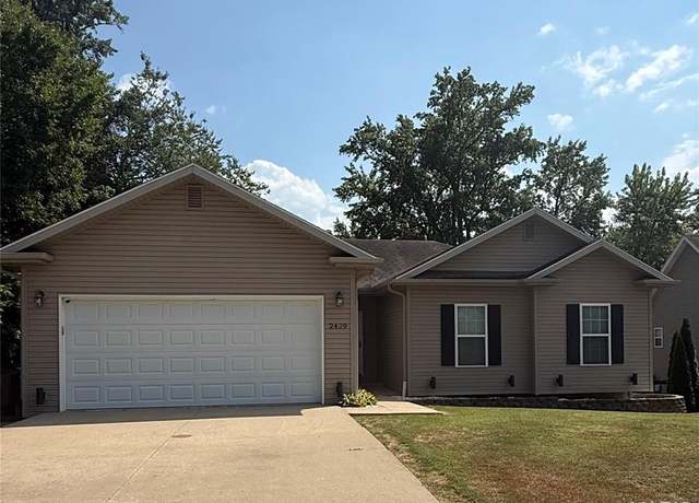 Property at 2409 Lisa Dr, Cape Girardeau, MO 63701, 4 beds, 3 baths