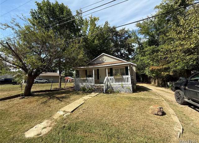 Property at 719 Foley St, Poplar Bluff, MO 63901, 2 beds, 1 bath