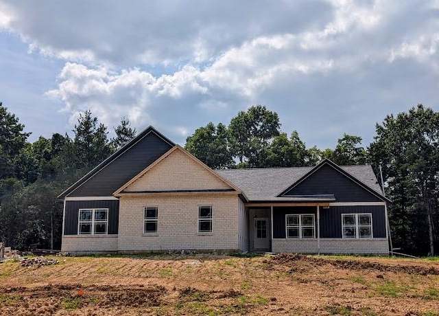 Property at 431 Shady Trail Dr, Troy, MO 63379, 3 beds, 2 baths