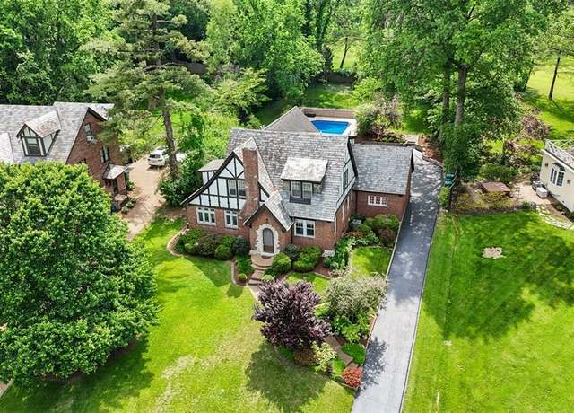 Property at 315 Park Rd, St Louis, MO 63119, 3 beds, 3.5 baths