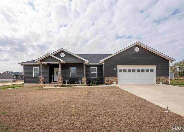 Property at 108 Lanee Ln, Poplar Bluff, MO 63901, 4 beds, 2 baths