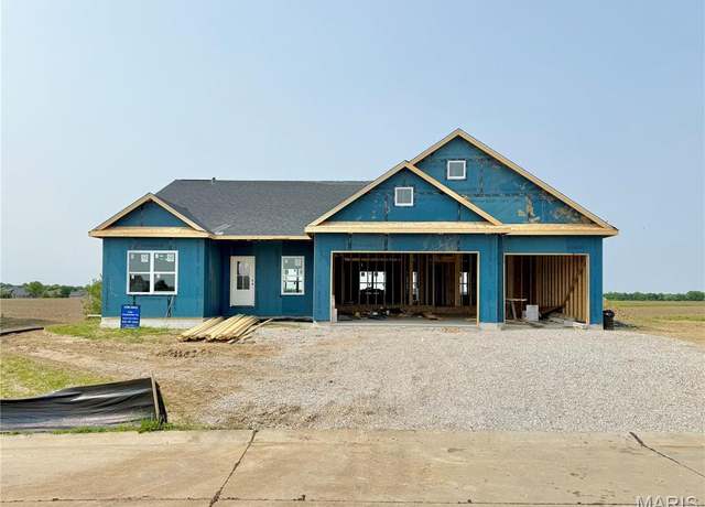 Property at 3135 Ashley Dr, Glen Carbon, IL 62034, 5 beds, 3 baths