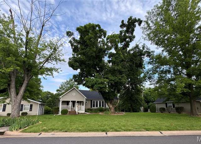Property at 225 Crescent Ave, Valley Park, MO 63088, 2 beds, 1 bath