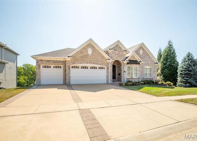 Property at 205 Harbor Vw, Fenton, MO 63026, 5 beds, 4 baths