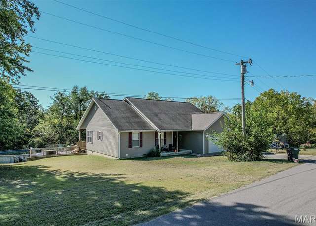 Property at 735 Dale Ln, Richland, MO 65556, 4 beds, 3 baths