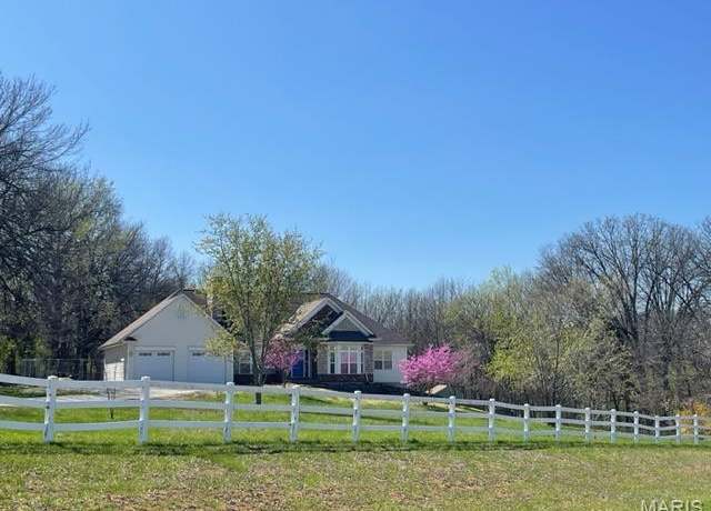 Property at 11 Summers Dr, Hawk Point, MO 63349, 3 beds, 3.5 baths