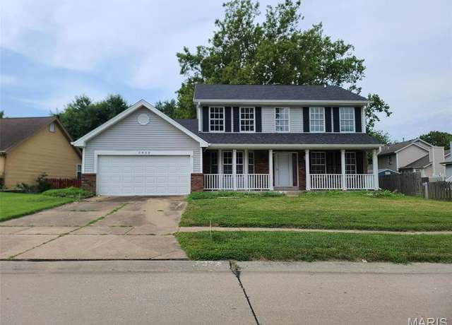 Property at 2932 Sherwood Dr, Florissant, MO 63031, 4 beds, 2.5 baths