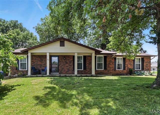 Property at 28 Meadow Ridge Dr, St Peters, MO 63376, 4 beds, 3 baths