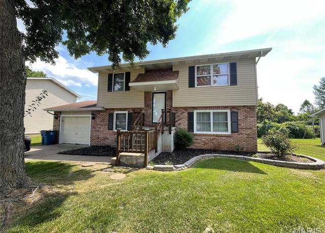 Property at 206 Saint Jude, Ste Genevieve, MO 63670, 4 beds, 2 baths