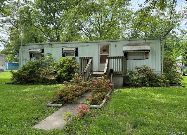 Property at 802 S Borders Ave, Marissa, IL 62255, 3 beds, 1 bath
