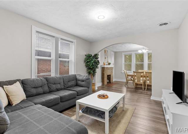 Property at 4931 Mardel Ave, St Louis, MO 63109, 5 beds, 2 baths