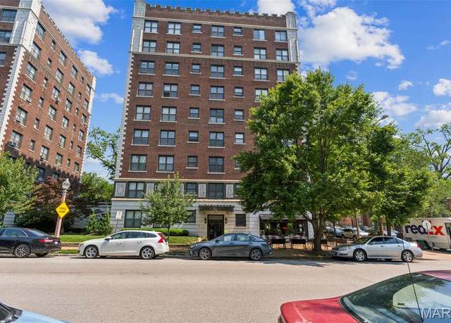 Property at 4501 Maryland Ave Unit B, St Louis, MO 63108, 1 bed, 1 bath