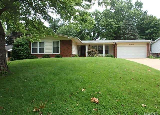 Property at 990 Saddle Dr, Florissant, MO 63033, 4 beds, 2 baths