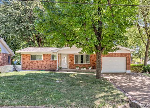 Property at 410 N Jefferson St, Florissant, MO 63031, 4 beds, 2 baths