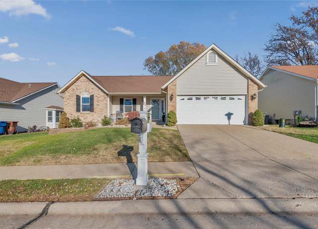 Property at 986 Whispering Ridge Ln, St Peters, MO 63376, 3 beds, 2.5 baths