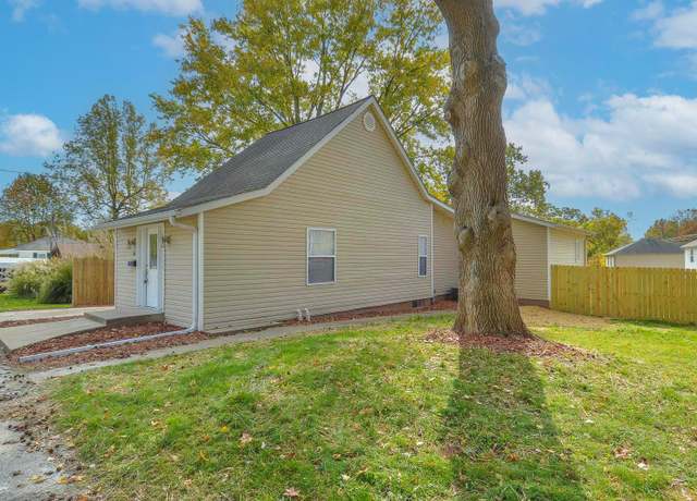 Property at 305 Padin St, Troy, IL 62294, 3 beds, 2.5 baths