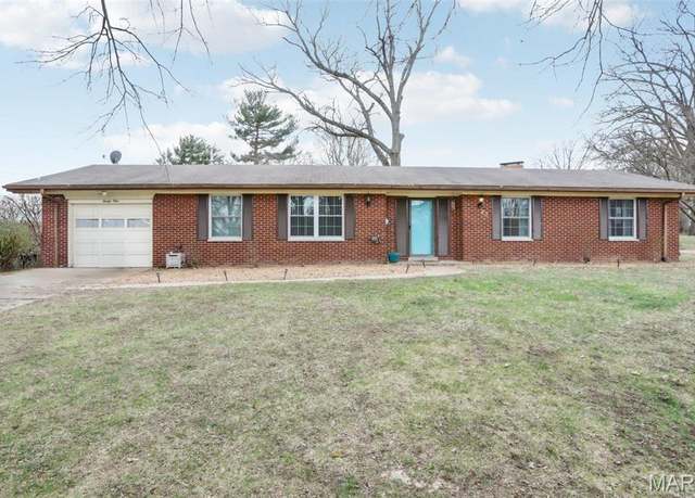 Property at 29 Zinnia Dr, Belleville, IL 62221, 3 beds, 2 baths