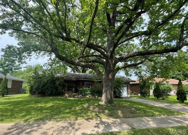 Property at 329 Kirk Dr, Ferguson, MO 63135, 3 beds, 1.5 baths
