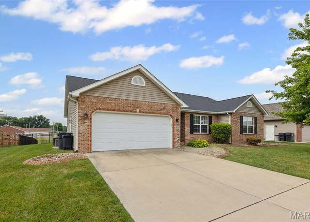 Property at 9710 Winchester St, Mascoutah, IL 62258, 3 beds, 2 baths