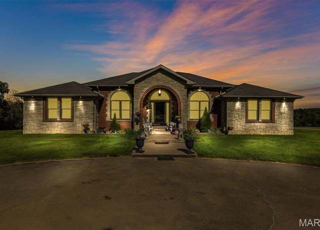 Property at 510 Canterberry Rd, Farmington, MO 63640, 4 beds, 4 baths