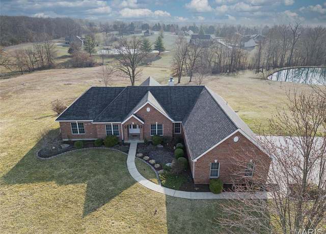 Property at 120 Brook Hill Ln, Troy, MO 63379, 5 beds, 3.5 baths