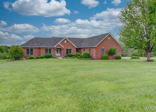 Property at 120 Brook Hill Ln, Troy, MO 63379, 5 beds, 3.5 baths