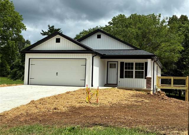 Property at 915 Greensferry Rd, Jackson, MO 63755, 3 beds, 2 baths