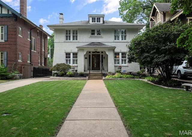 Property at 6912 Washington Ave, University City, MO 63130, 4 beds, 3.5 baths