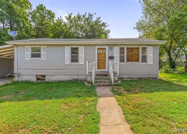 Property at 16 N Alexander St, Farmington, MO 63640, 2 beds, 1 bath