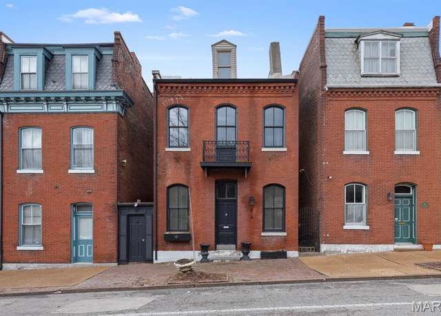 Property at 914 Russell Blvd, St Louis, MO 63104, 3 beds, 1.5 baths