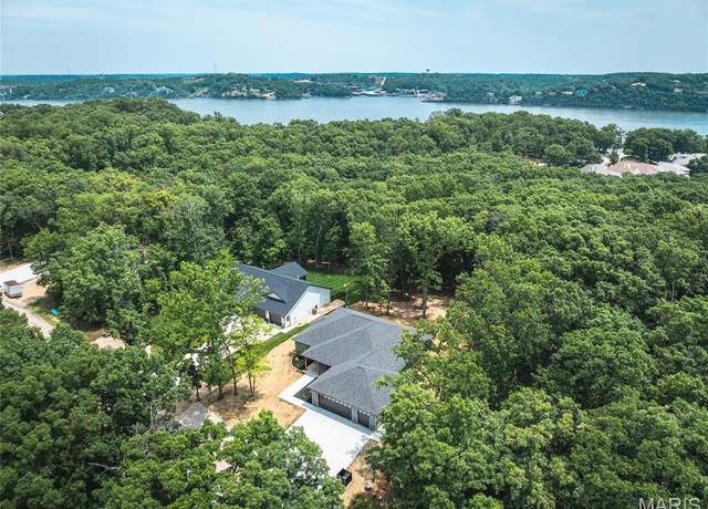 Property at 370 Via Appia Dr, Sunrise Beach, MO 65079, 3 beds, 2.5 baths