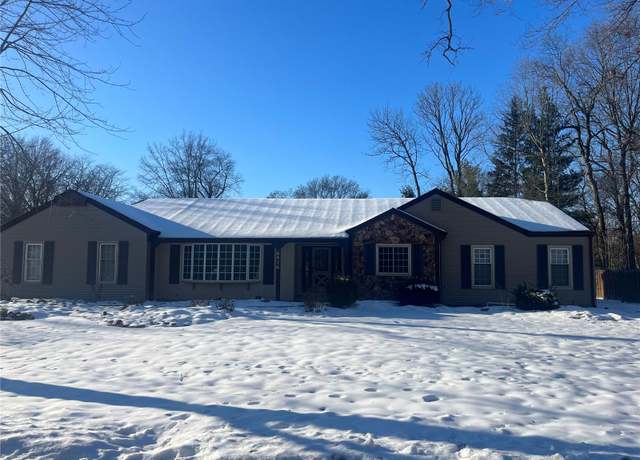 Property at 6416 Ash Dr, Moro, IL 62067, 4 beds, 3 baths