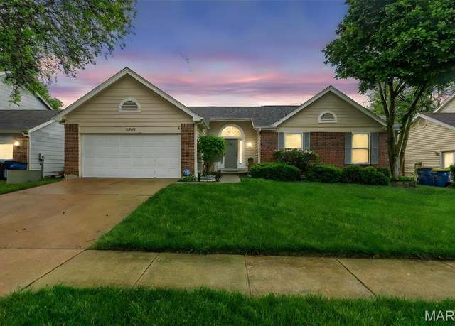 Property at 2460 Indiancup Dr, Florissant, MO 63033, 3 beds, 2 baths