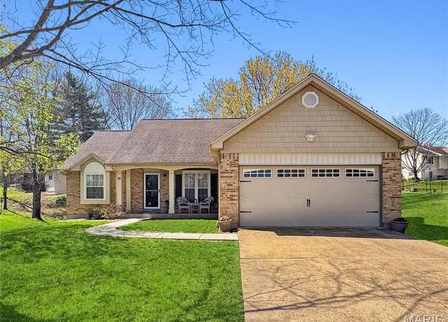 Property at 10 Lexington Ln, Washington, MO 63090, 3 beds, 3 baths
