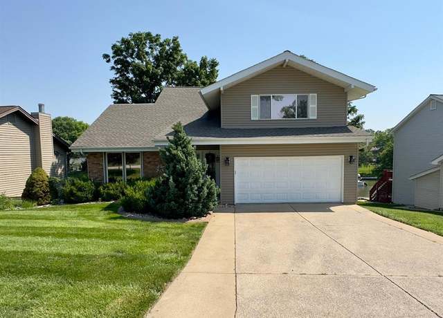 Property at 13 Harbor Point Ct, Lake St Louis, MO 63367, 4 beds, 2.5 baths