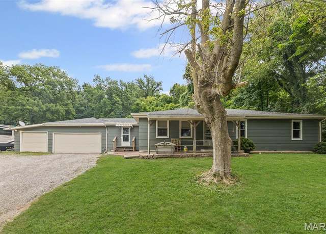 Property at 1752 N Bluff Rd, Collinsville, IL 62234, 3 beds, 1.5 baths