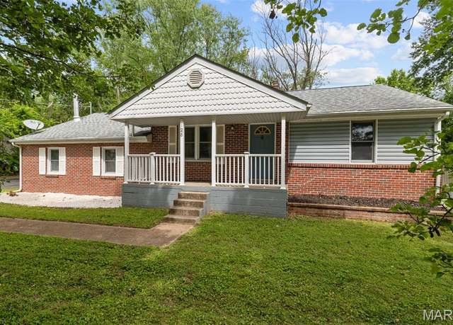 Property at 128 Edgeworth Ave, Maryland Heights, MO 63043, 3 beds, 1.5 baths