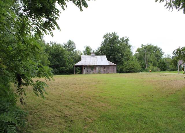 Property at 7 E Pine St, Bellflower, MO 63333