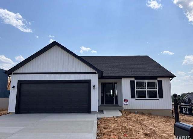Property at 832 Cedarwood Dr, Moscow Mills, MO 63362, 3 beds, 2 baths