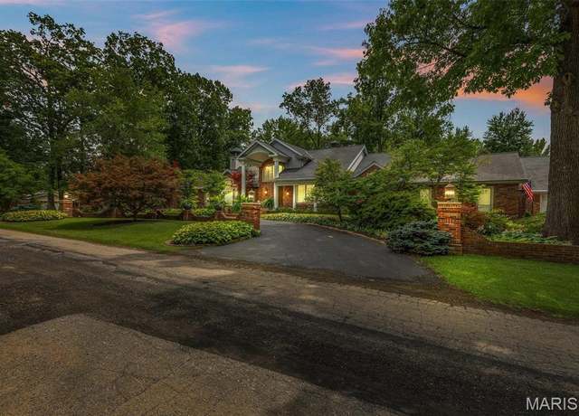 Property at 556 Oak Terrace Dr, Farmington, MO 63640, 4 beds, 4 baths