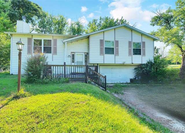 Property at 29253 Deerfield Ln, Warrenton, MO 63383, 3 beds, 2 baths