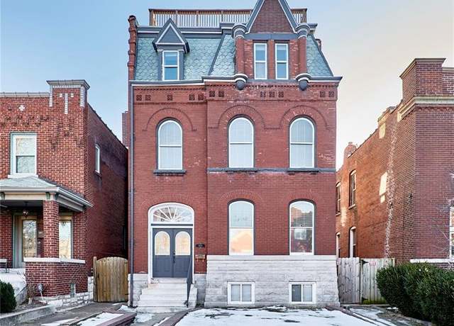 Property at 2922 S Compton Ave, St Louis, MO 63118, 5 beds, 3.5 baths