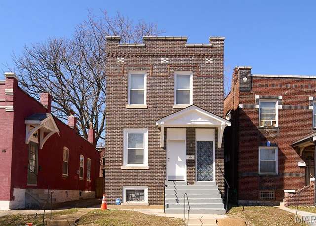 Property at 3011 Iowa Ave, St Louis, MO 63118, 3 beds, 2 baths
