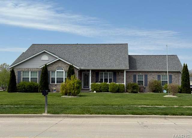 Property at 12720 Iberg Rd, Highland, IL 62249, 3 beds, 3 baths