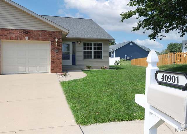 Property at 10904 Upland Terrace Dr, Lebanon, IL 62254, 2 beds, 2 baths
