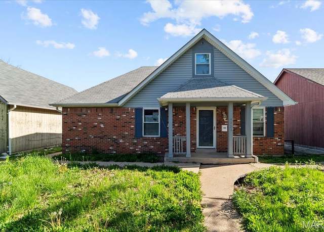Property at 4321 E Fairfax Ct, St Louis, MO 63113, 3 beds, 3 baths