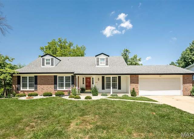 Property at 332 Meadowbrook Dr, Ballwin, MO 63011, 4 beds, 4 baths