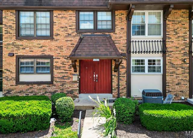 Property at 11750 Casa Grande Dr, St Louis, MO 63146, 3 beds, 2.5 baths