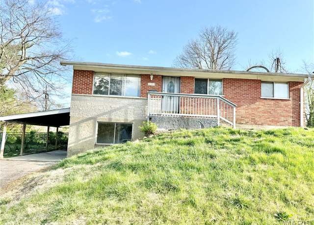Property at 4100 Ammann Ln, St Louis, MO 63121, 4 beds, 2 baths