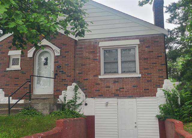 Property at 4209 Edgewood Blvd, Normandy, MO 63121, 3 beds, 1.5 baths